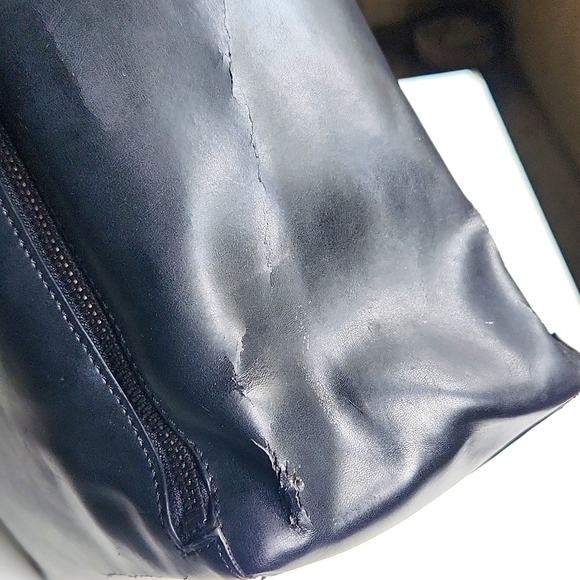 Sorial New York Expandable Shoulder Tote in Black and Gray - Picture 12 of 17